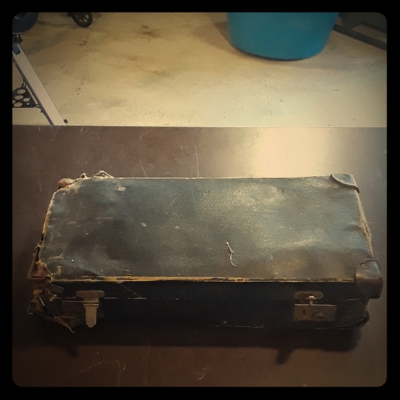 Sahon Other - Vintage Picnic Chest